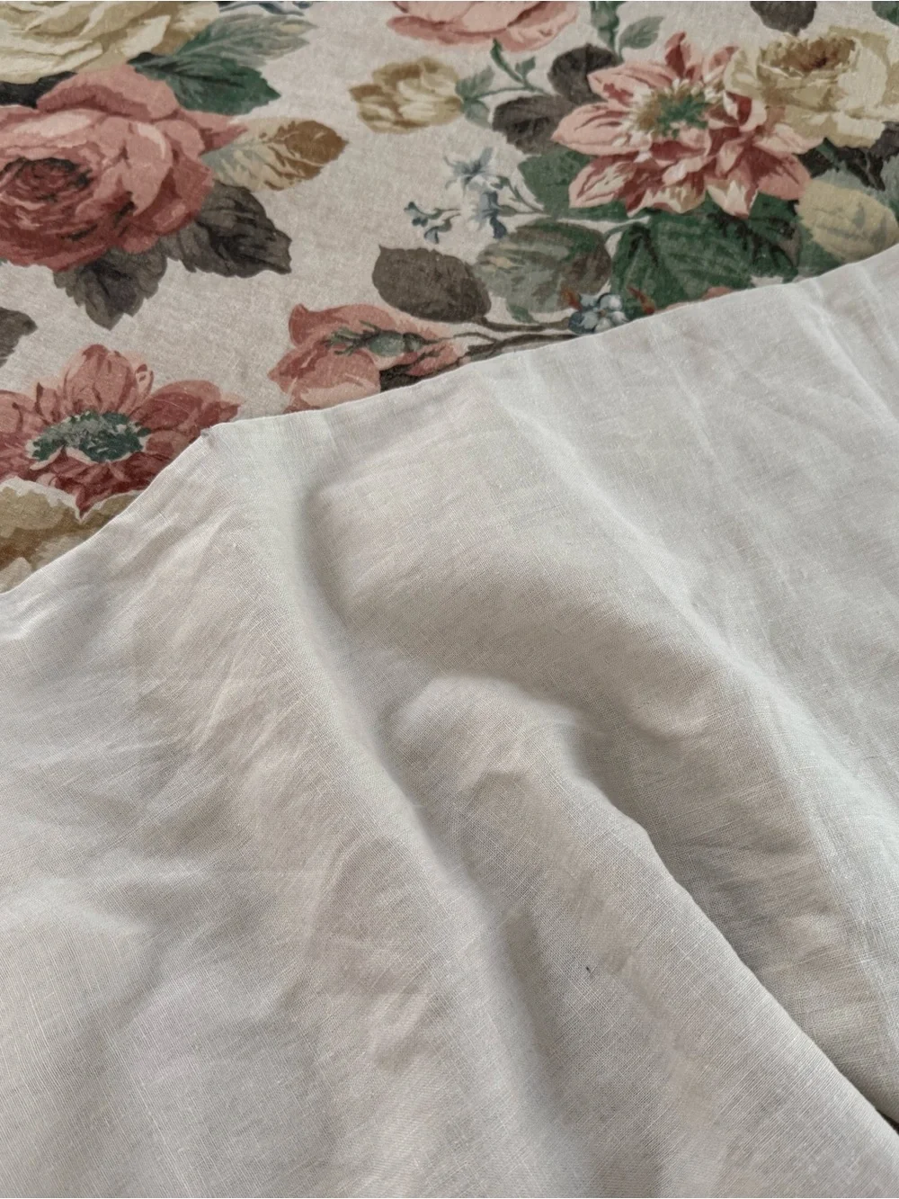 Pottery Barn Floral Rose Print Duvet in Pink and Cream King Size